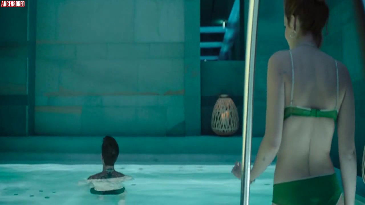 Bella Thorne – time is up