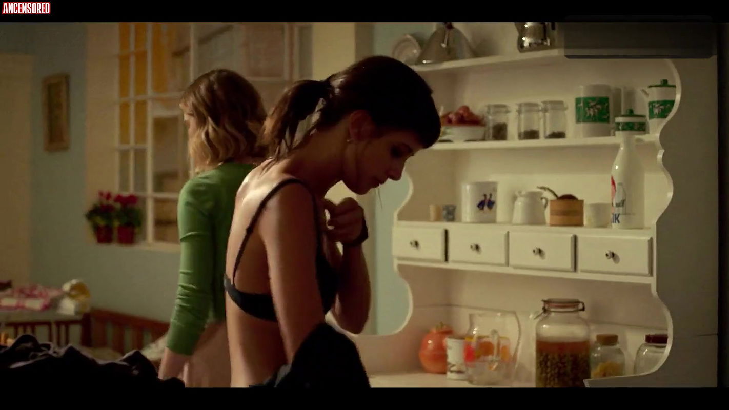 benedetta porcaroli – 18 presents