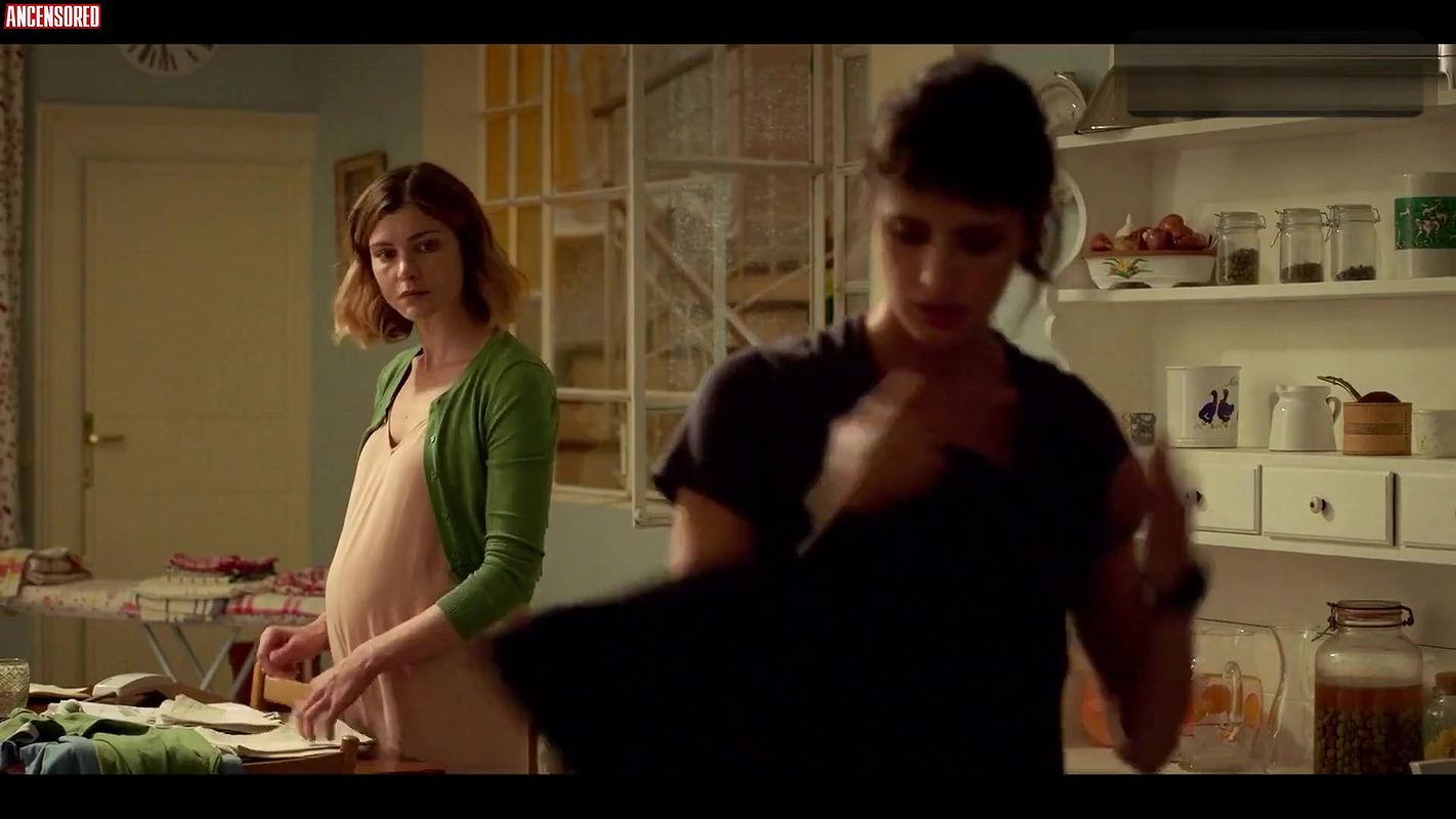 benedetta porcaroli – 18 presents