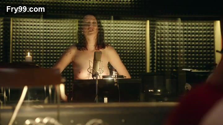 Berenika Kohoutov – dabing street