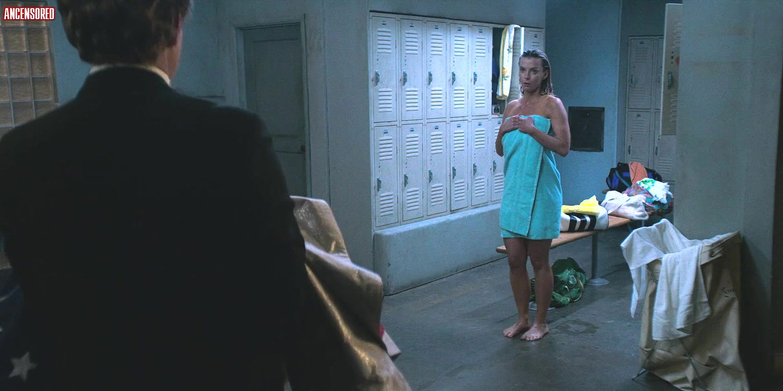 Betty Gilpin – glow