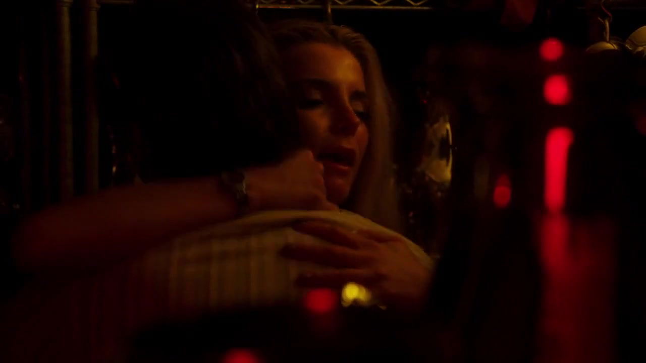 Betty Gilpin – Nurse Jackie