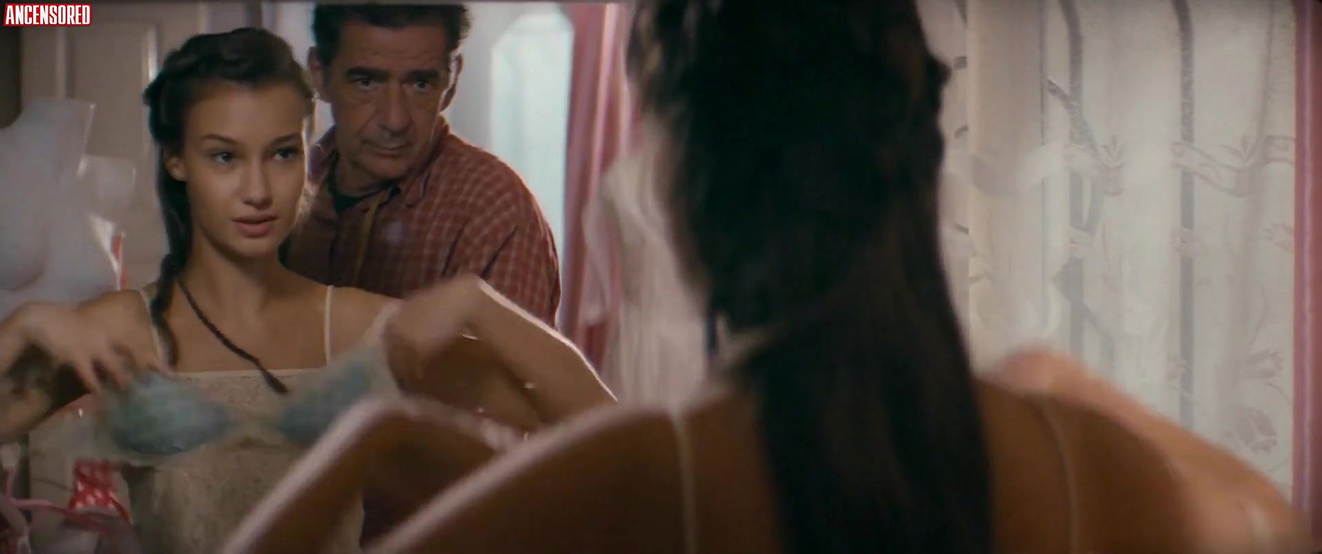 boriana manoilova – the bra