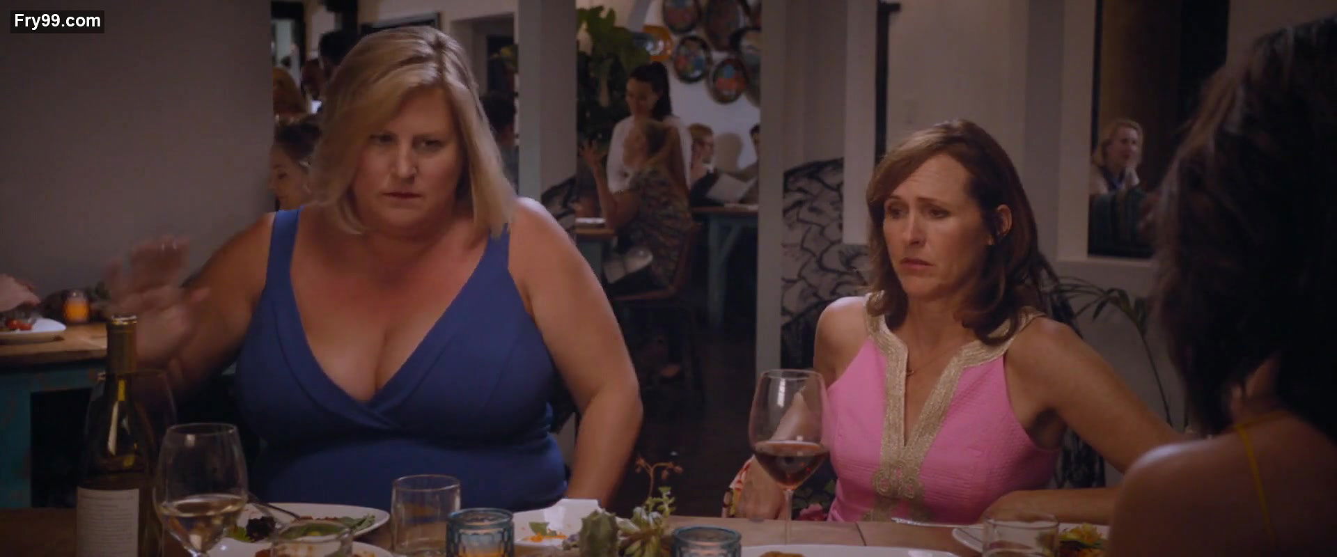 bridget everett – fun mom dinner