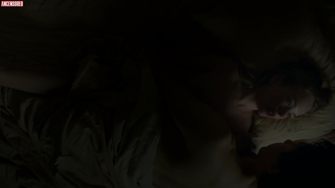 Britt Robertson – Ask Me Anything