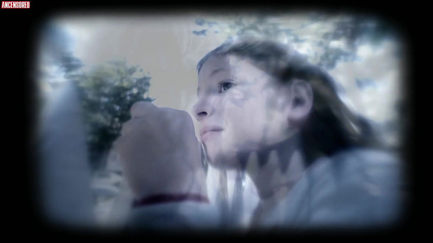 Britt Robertson – Ask Me Anything