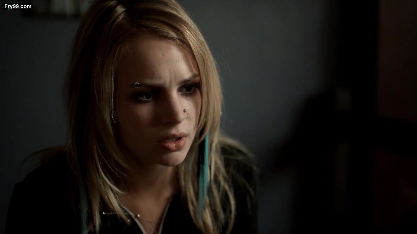 Britt Robertson – Cherry