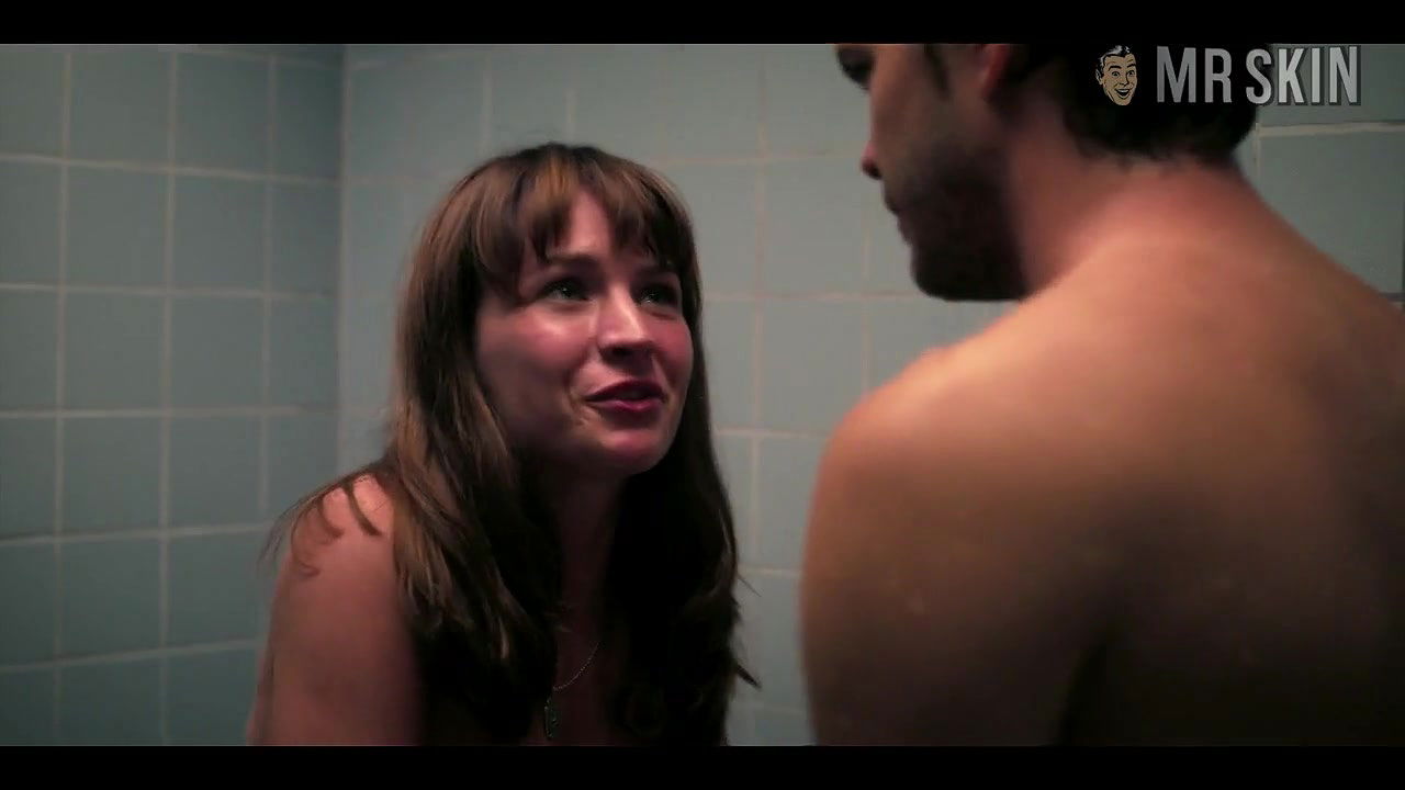 Britt Robertson – girlboss