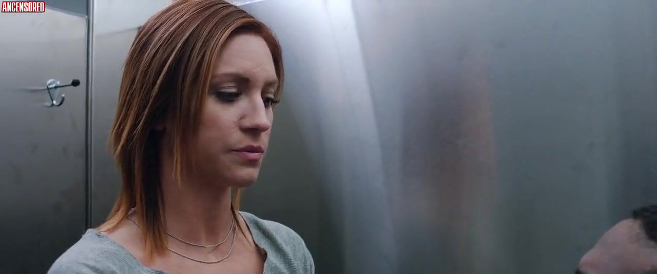 Brittany Snow – hooking up