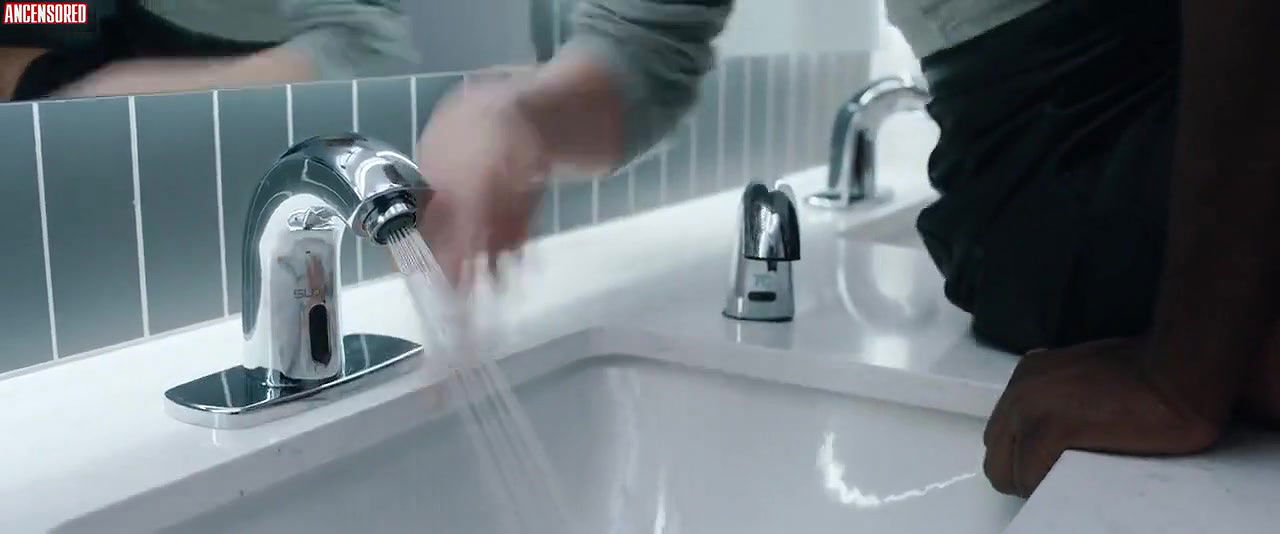 Brittany Snow – hooking up