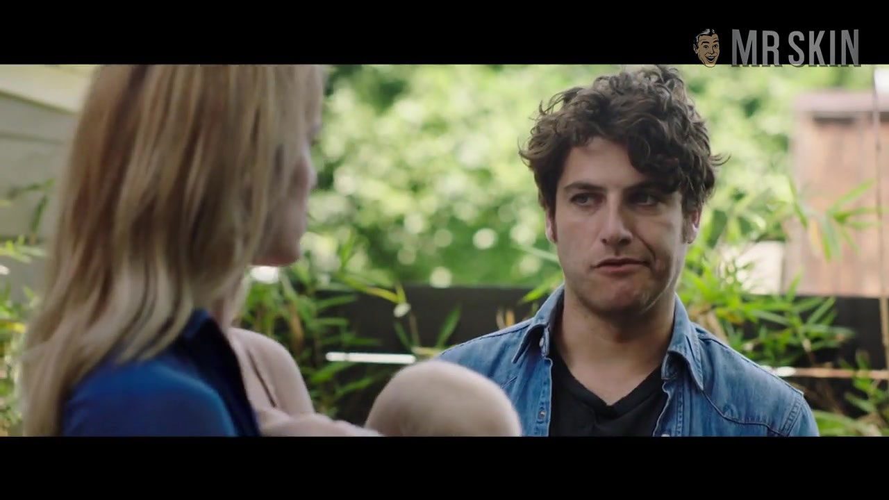 Brooklyn Decker – band aid