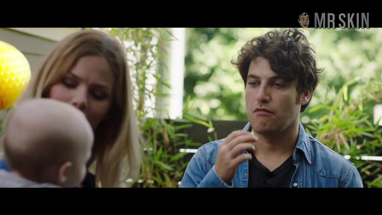 Brooklyn Decker – band aid