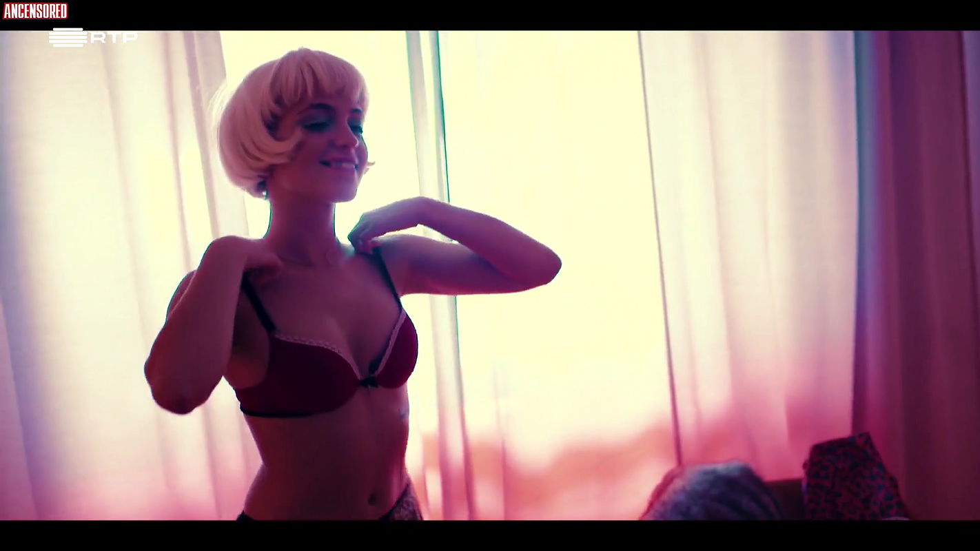 bruna quintas – red light