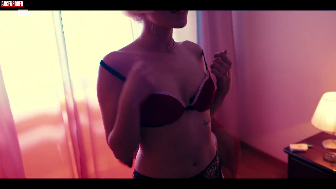 bruna quintas – red light