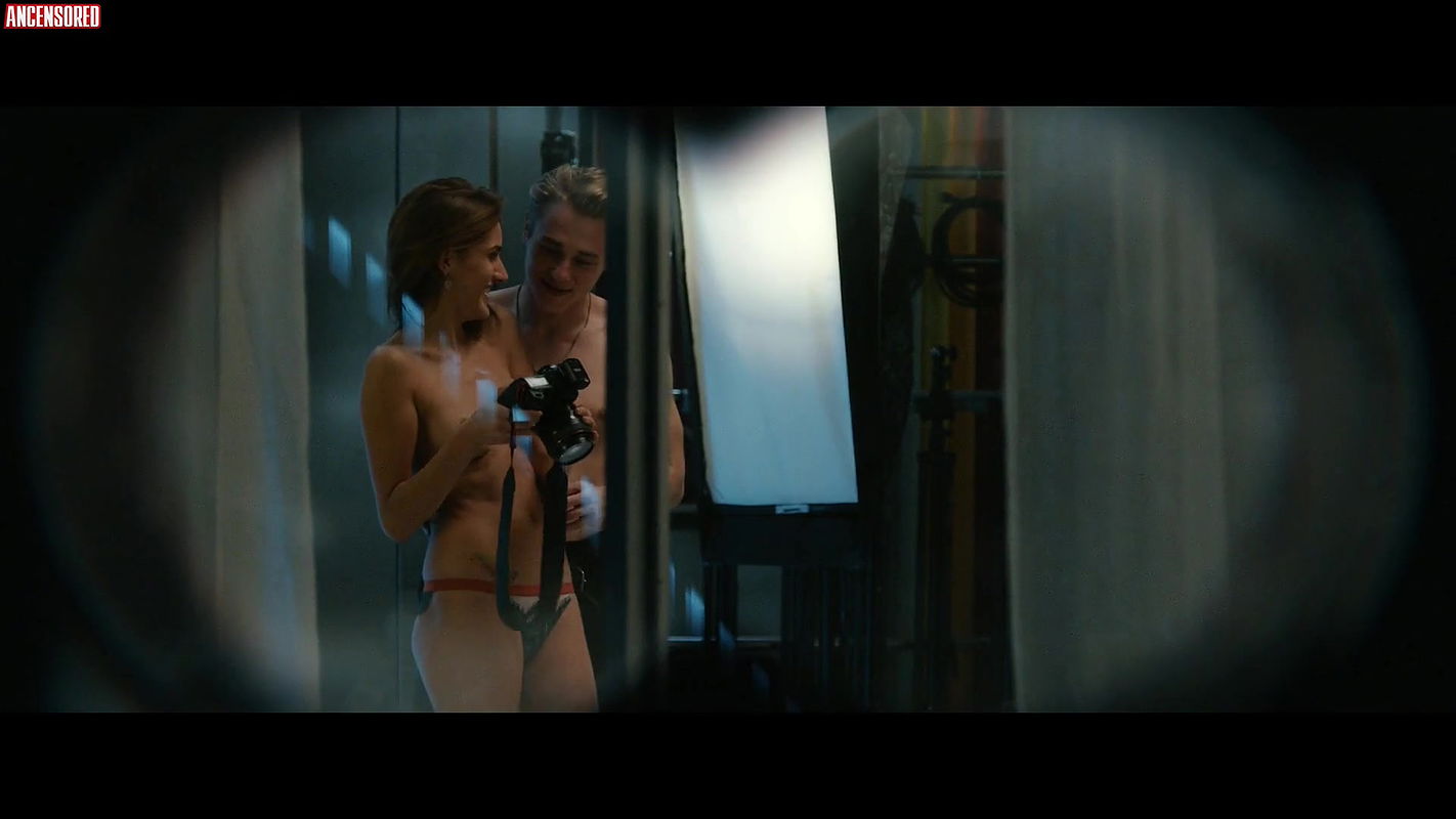 cait alexander – the voyeurs