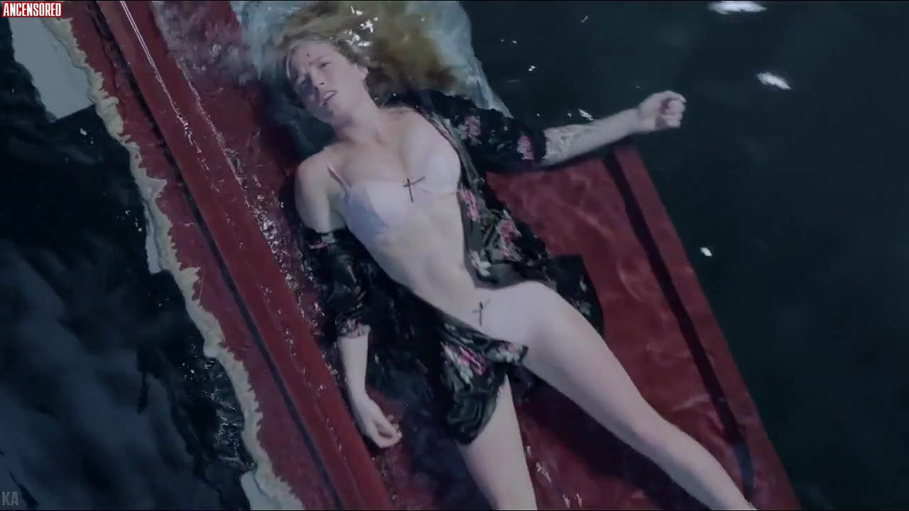 Caity Lotz – Arrow