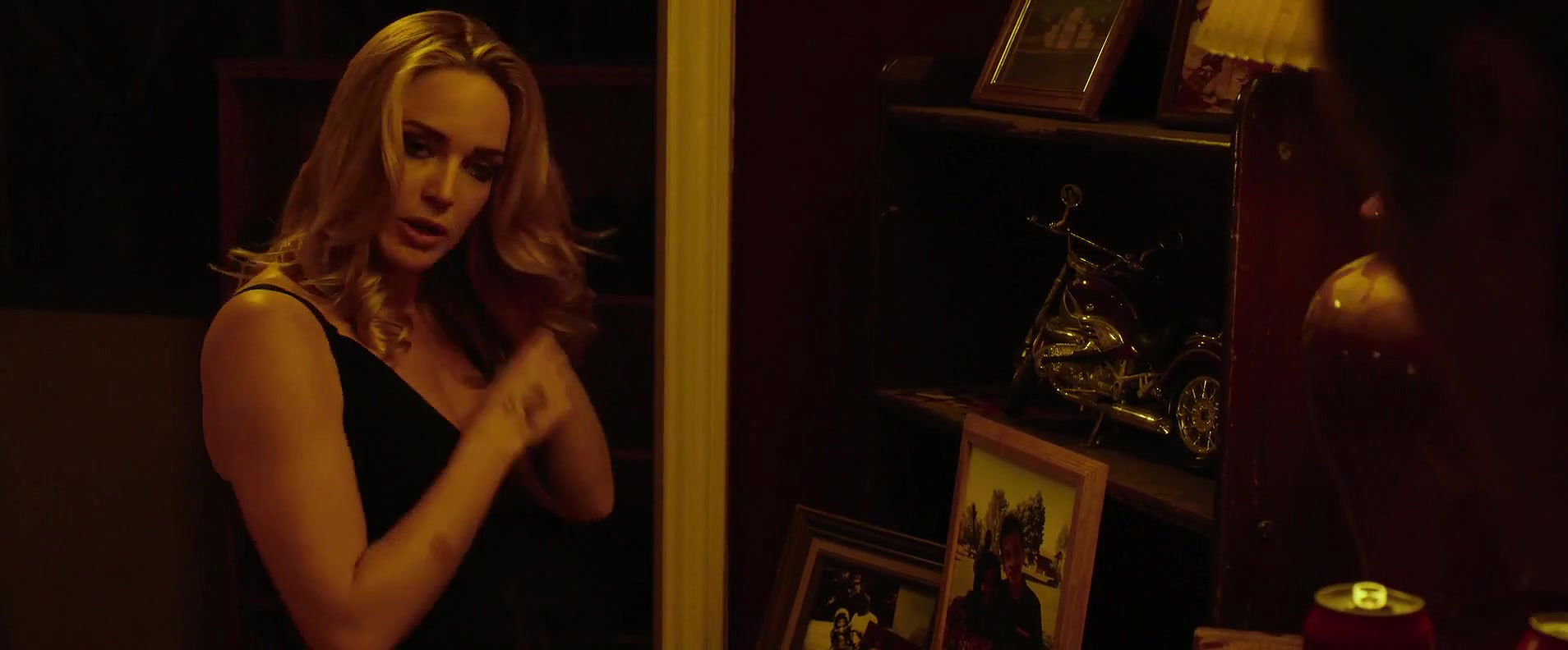 Caity Lotz – small town crime