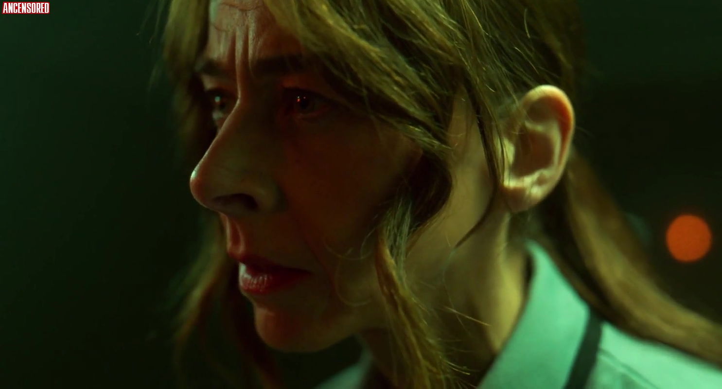 Camille Rowe – knuckledust