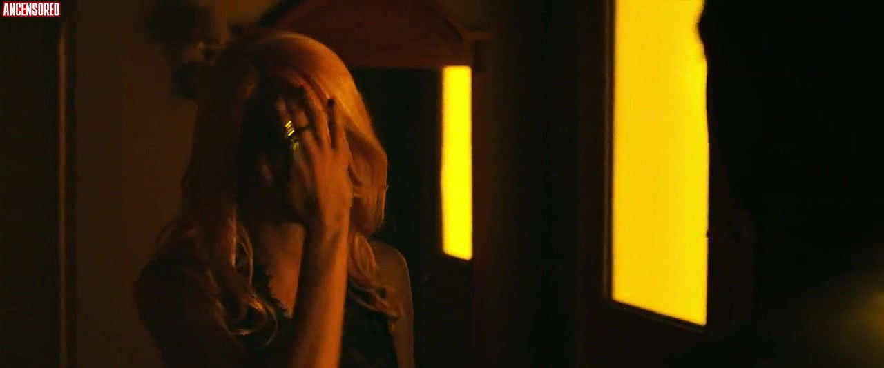 Cara deLevingne – life in a year