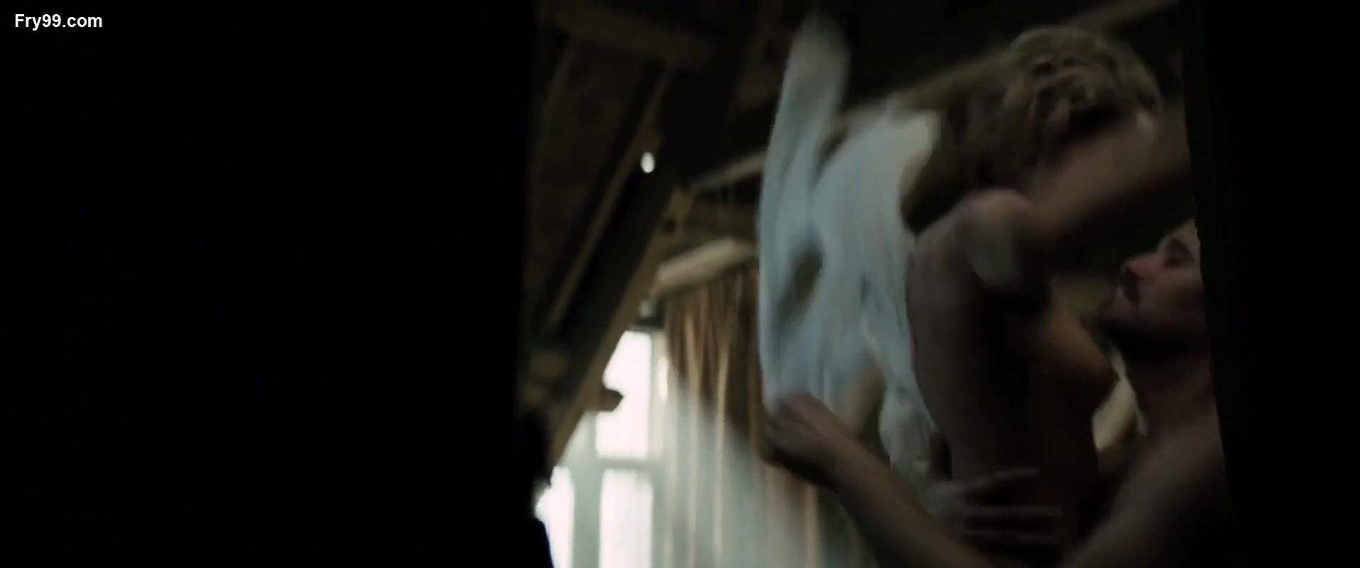 Cara deLevingne – tulip fever