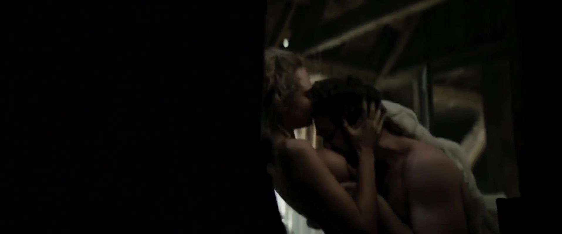 Cara deLevingne – tulip fever