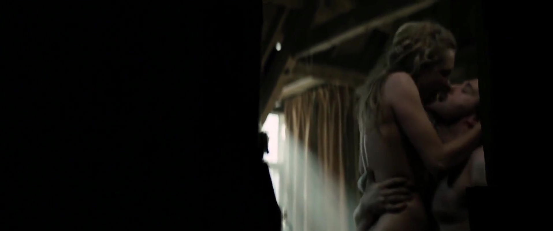 Cara deLevingne – tulip fever