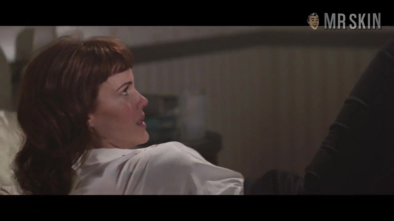 Carla Gugino – tell tale