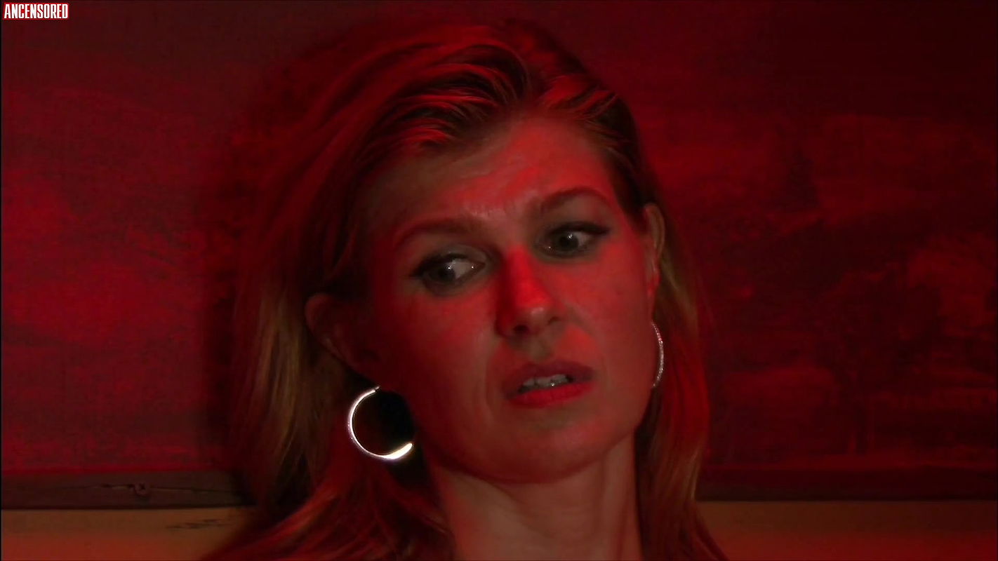 Carla Gugino – Women in Trouble