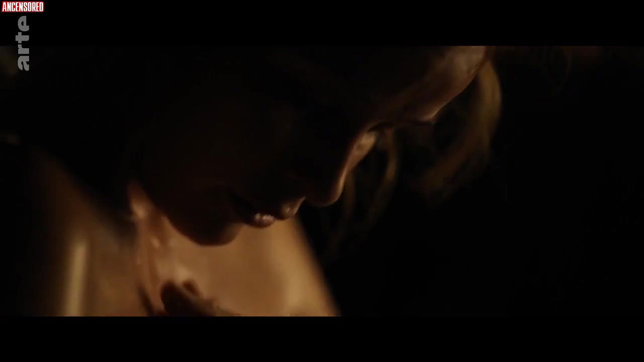 Carla Juri – paula