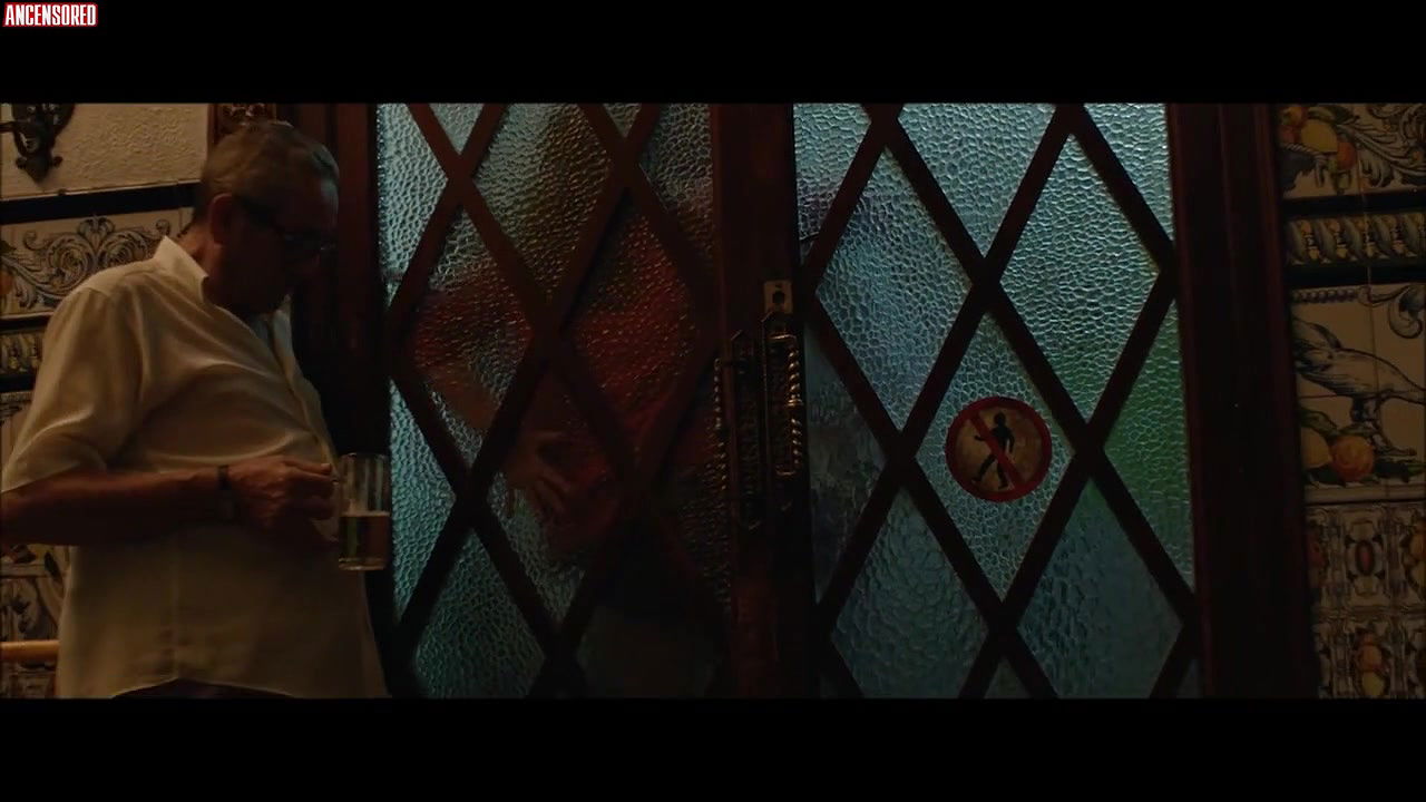 carme juan – the beetle at the end of the street