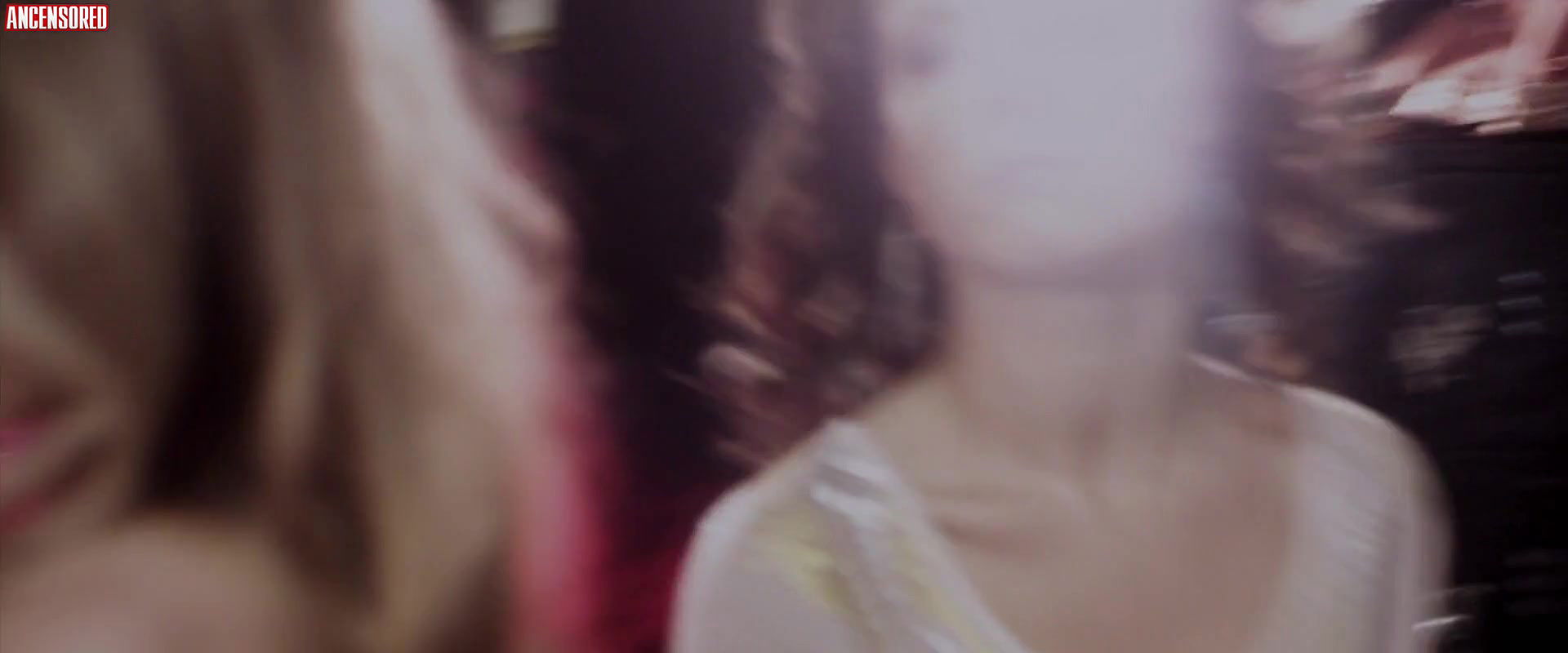 Carmen Electra – Lap Dance