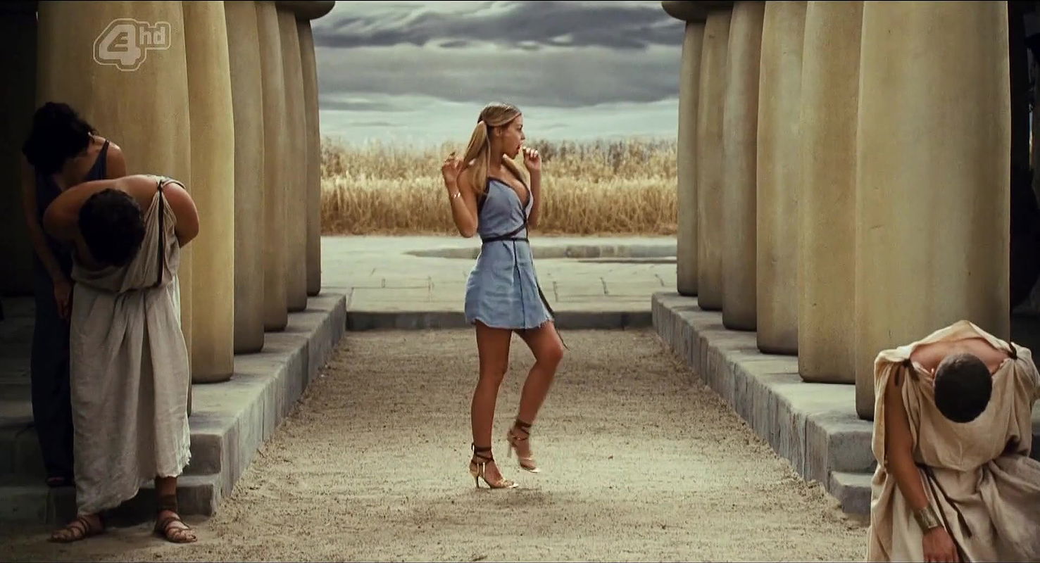 Carmen Electra – Meet the Spartans