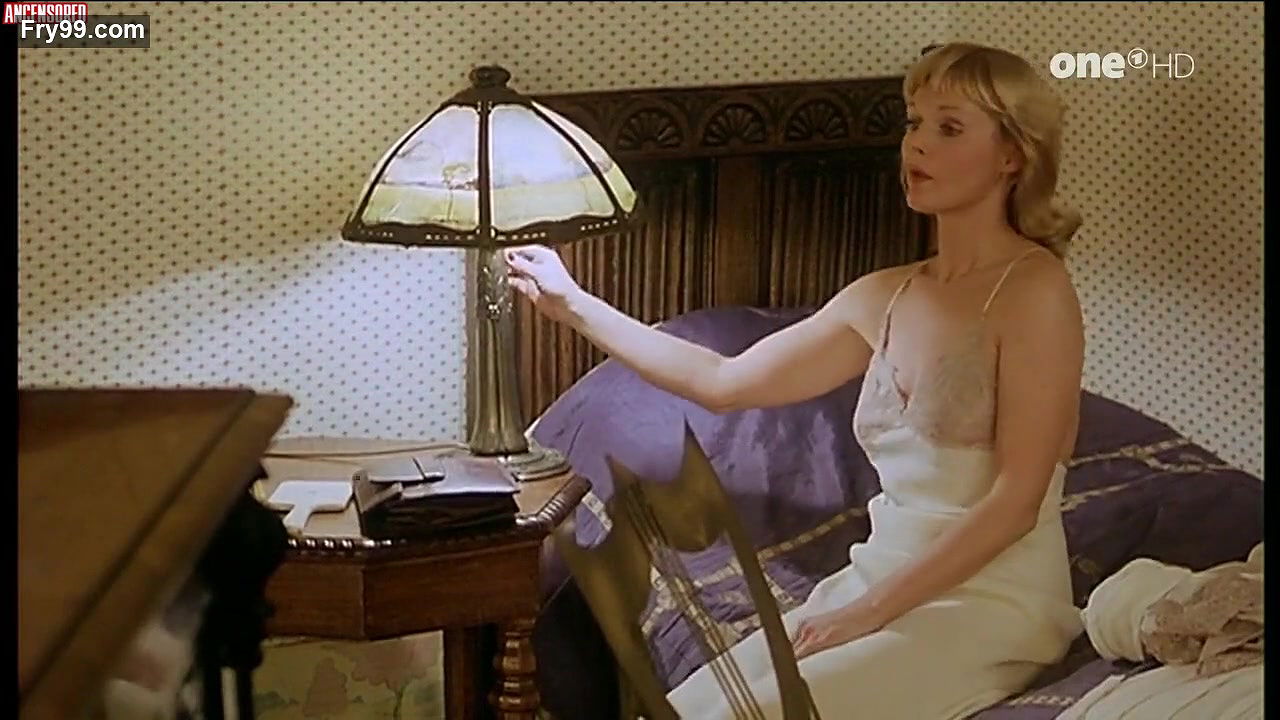 Carol Lynley – the cat and the canary