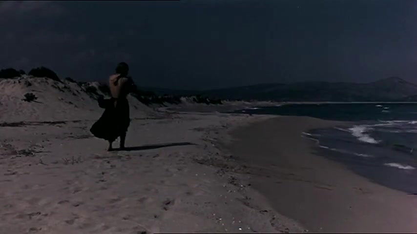 Carole Andr – violentata sulla sabbia