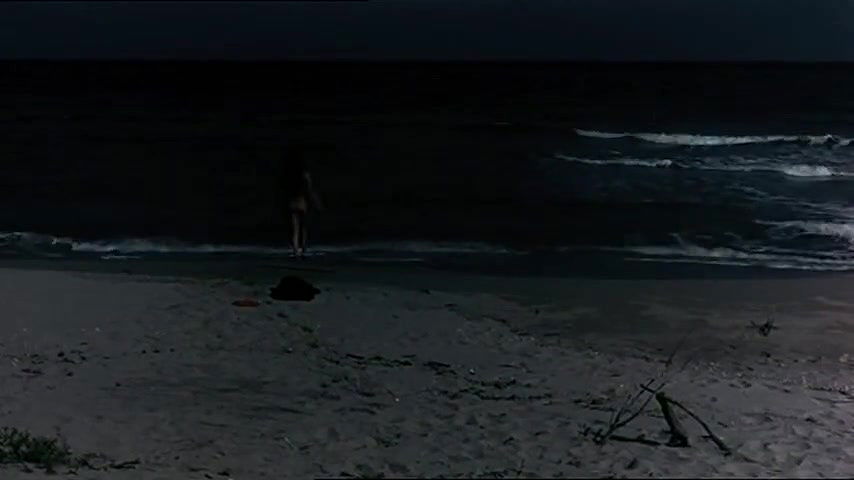 Carole Andr – violentata sulla sabbia