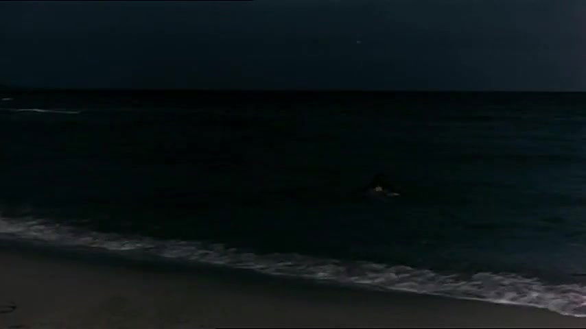 Carole Andr – violentata sulla sabbia