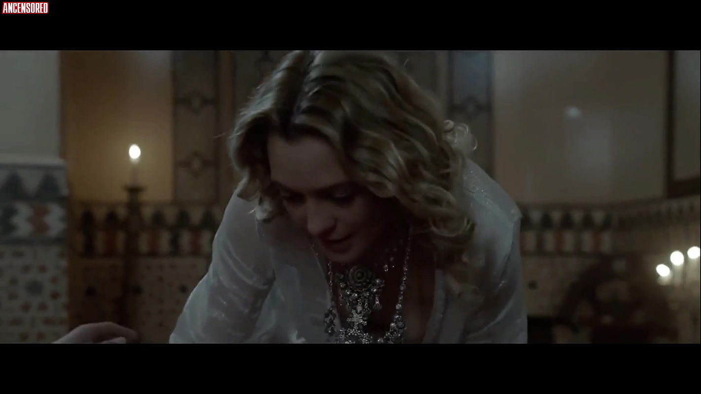 Carolina Crescentini – sand fire