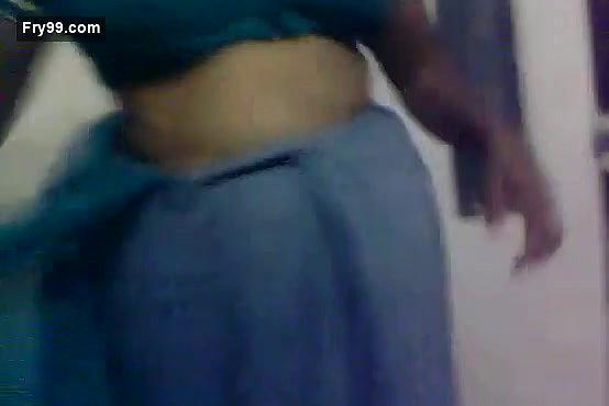 Desi sexy bhabi open her dress