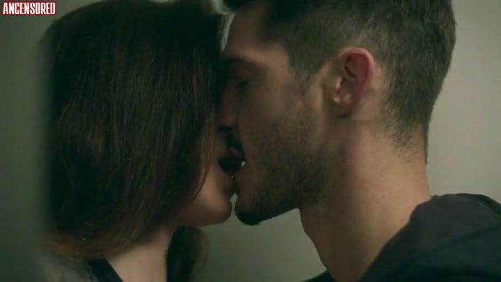 Caroline Dhavernas – Blue Moon