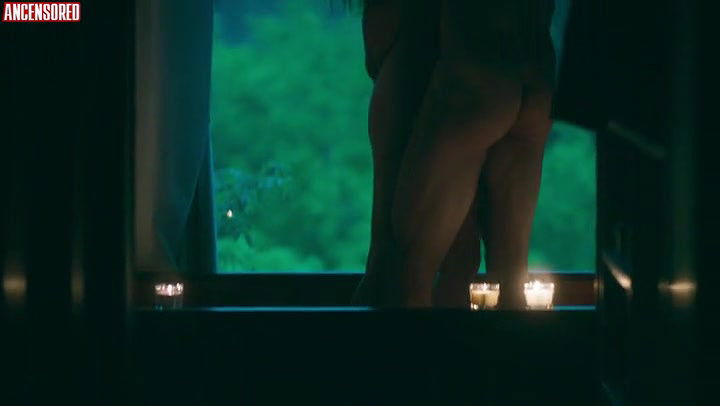 Caroline Dhavernas – Blue Moon