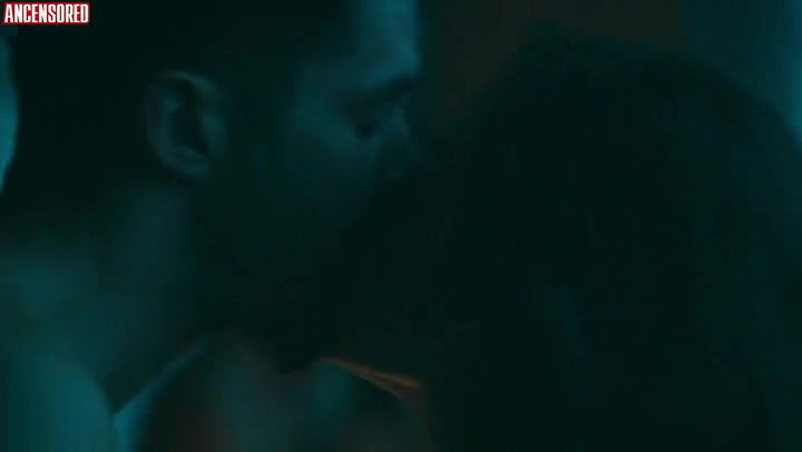 Caroline Dhavernas – Blue Moon