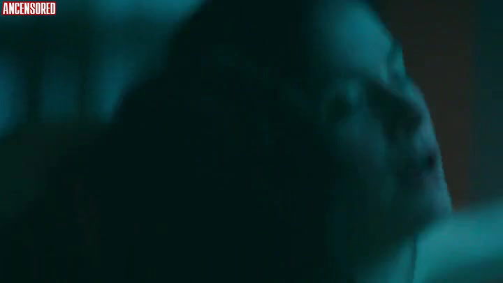 Caroline Dhavernas – Blue Moon