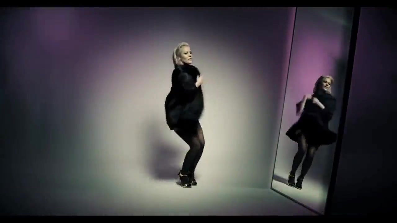 Caroline Flack – love advent