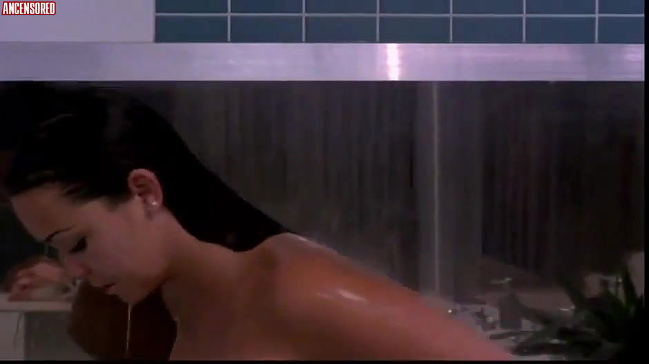 caroline josefine urdalen – big brother norge vs sverige