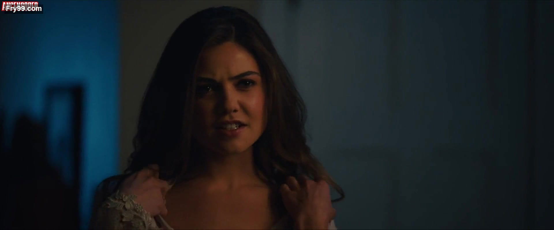 caroline portu – ghost light