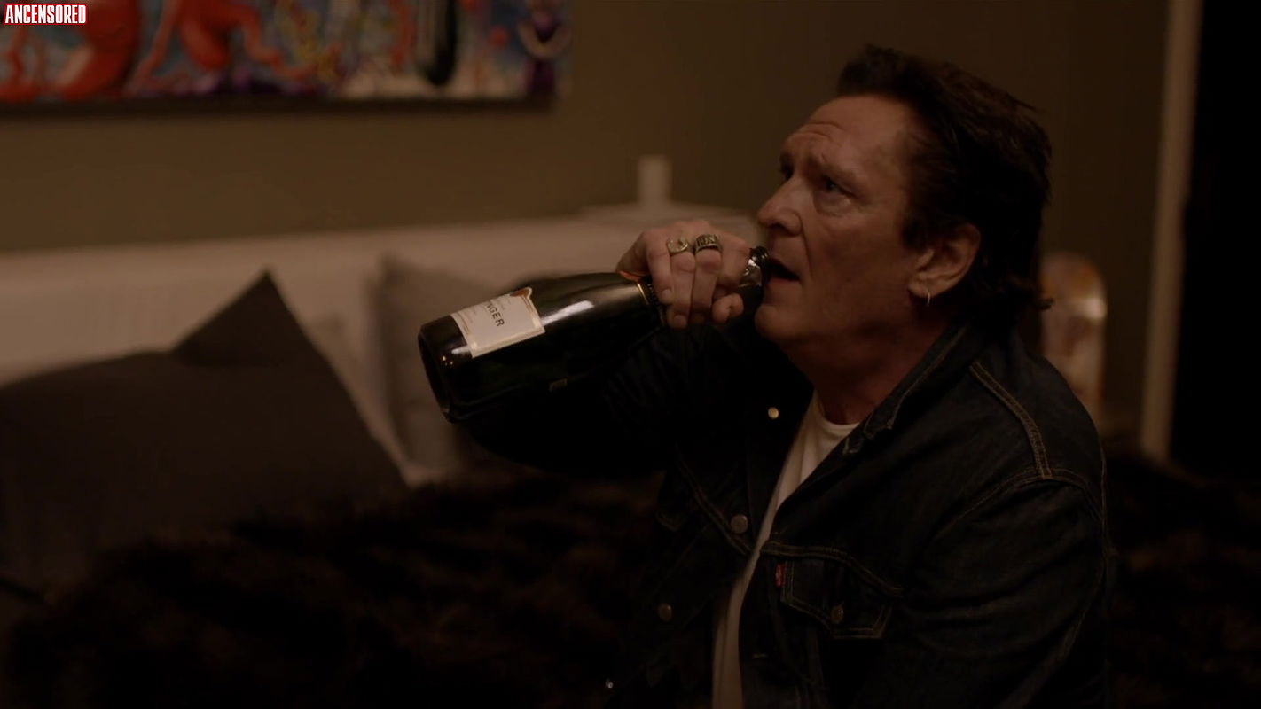 Caroline Vreeland – red handed