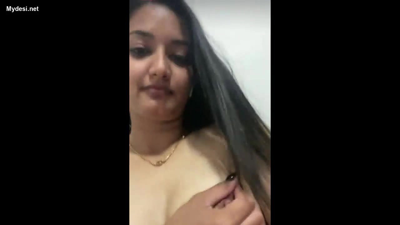 paki aunty azra boobs pressing