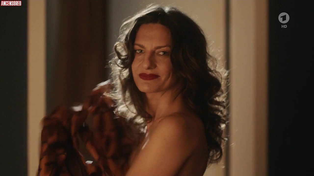 Catrin Striebeck – unterwerfung