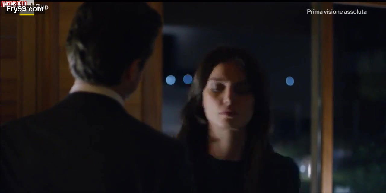 Catrinel Marlon – la porta rossa