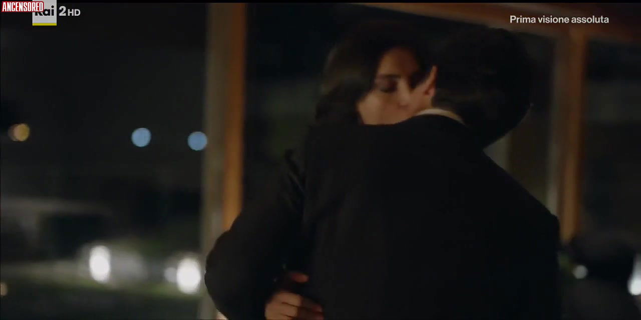 Catrinel Marlon – la porta rossa